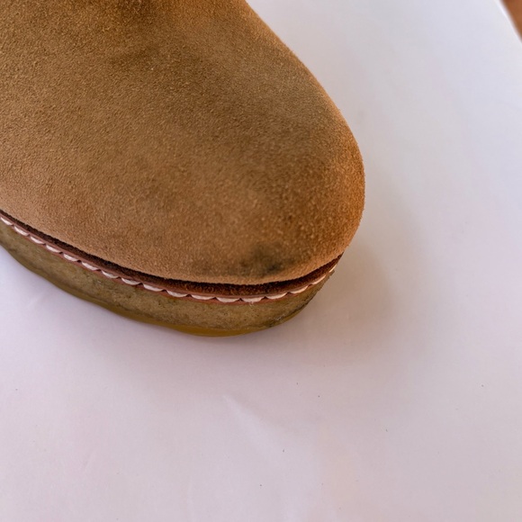 Tory Burch tan camel suede platform gumsole wedge ankle booties lace up size 7.5 - Picture 7 of 12